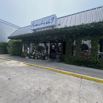 Roosevelt's At 7 - the outside, so pretty - Pubs Near Me - McAllen, Texas Roosevelt's At 7 - the outside, so pretty - Pubs Near Me - McAllen, Texas