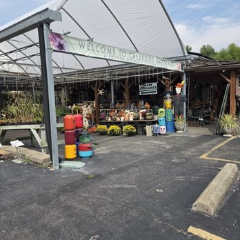 Creekside Gardens - Entrance to garden - Nurseries & Gardening Near Me - Collinsville, Illinois