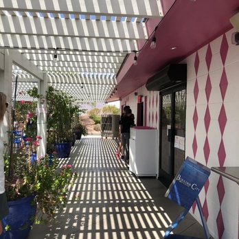 Chilly Jilly'z Bakery & Cafe - Out front - Ice Cream & Frozen Yogurt Near Me - Boulder City, Nevada