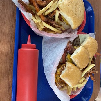 Phil's Icehouse - At least the food looked good. But I couldn't eat it thinking of how gross everything else was here. - Burgers Near Me - Austin, Texas