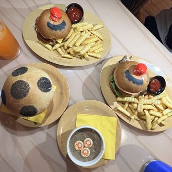 Toadstool Cafe - Mario Burger, Pizza Bowl, Mushroom Soup - Burgers Near Me - Orlando, Florida Toadstool Cafe - Mario Burger, Pizza Bowl, Mushroom Soup - Burgers Near Me - Orlando, Florida