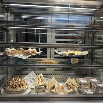 Helms Bakery - Bakeries Near Me - Los Angeles, California