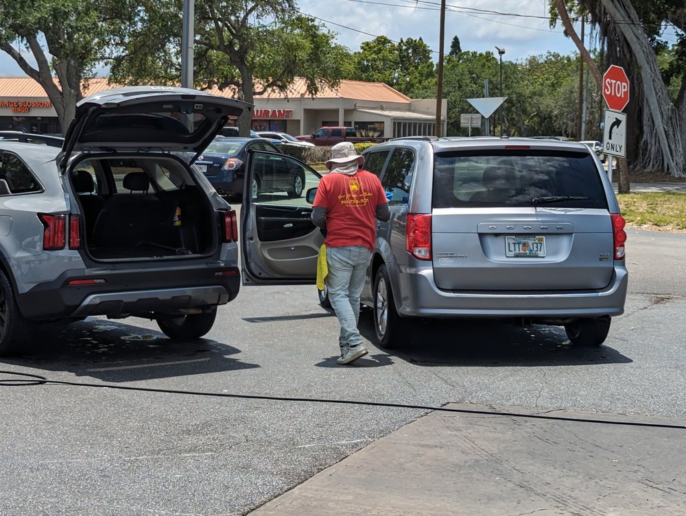 BLUE DOLPHIN CAR WASH Updated October 2024 38 Photos & 91 Reviews