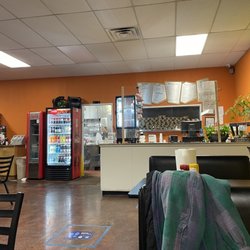 J's Restaurant - Dining area.
