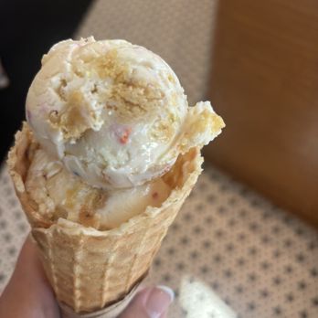 Jeni's Splendid Ice Creams - Buttercream birthday cake in a waffle cone - Ice Cream & Frozen Yogurt Near Me - Chicago, Illinois Jeni's Splendid Ice Creams - Buttercream birthday cake in a waffle cone - Ice Cream & Frozen Yogurt Near Me - Chicago, Illinois