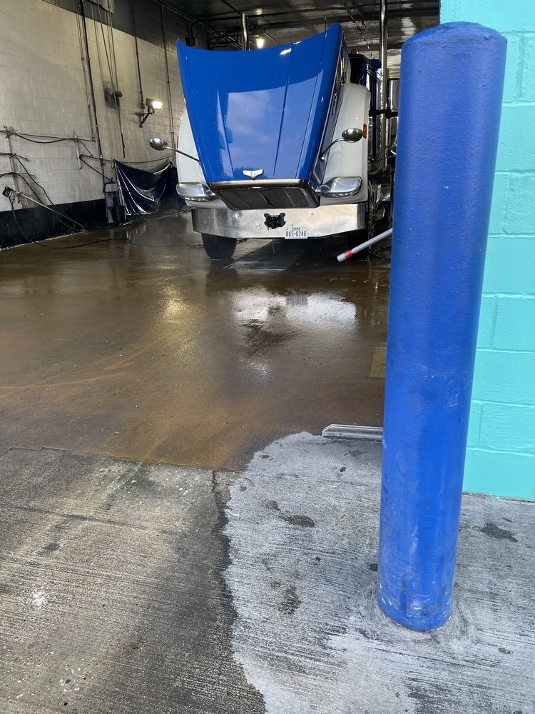 BLUE BEACON TRUCK WASH Updated March 2024 8991 North Lp E, Houston