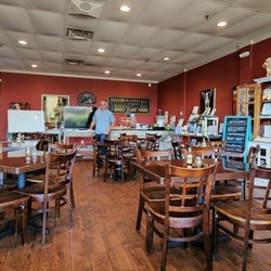 GreenFare Organic Cafe - Clean, spacious, nice decoration and service AWESOME
