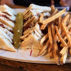 Bent Street Grille - Chicken club sandwich w/fries