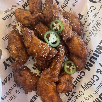 Pelicana Chicken - Original Fried Wings W / Sauce 18pcs - Chicken Wings Near Me - Carrollton, Texas