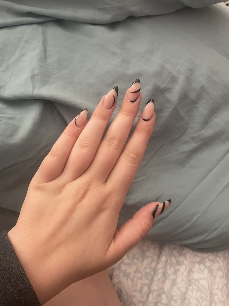Diva Nails Logo