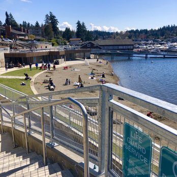 Meydenbauer Bay Park - View of walking paths, beach, restrooms and more - Parks Near Me - Bellevue, Washington