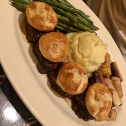 Cafe Beef Wellington