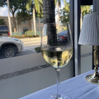 Cafe Avanti - Pignot Grigio - Wine Bars Near Me - Miami Beach, Florida Cafe Avanti - Pignot Grigio - Wine Bars Near Me - Miami Beach, Florida