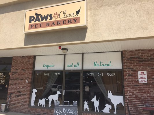 Paws & Claws Pet Bakery and grooming