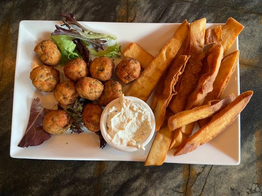 Saloni Bar by Meraki by null