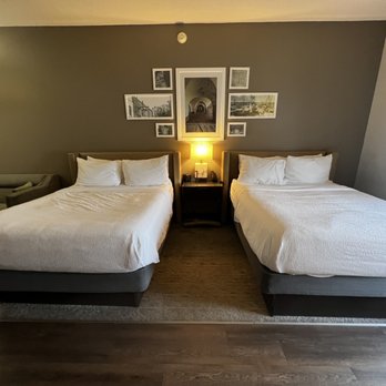 The Bluff - Room - Hotels Near Me - Savannah, Georgia