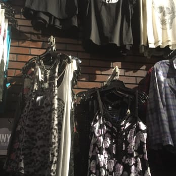 Hot Topic - Women's Clothing Near Me - Orlando, Florida