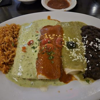 Cha Cha's Latin Kitchen - Bars Near Me - Brea, California