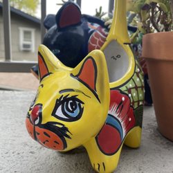 Cat pottery