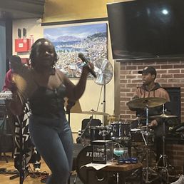 Live music on Friday nights. Worth it! Live music on Friday nights. Worth it!
