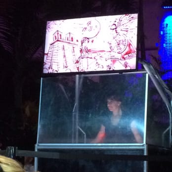 Santuario - Sand artist - Cocktail Bars Near Me - Jarretaderas, NAY