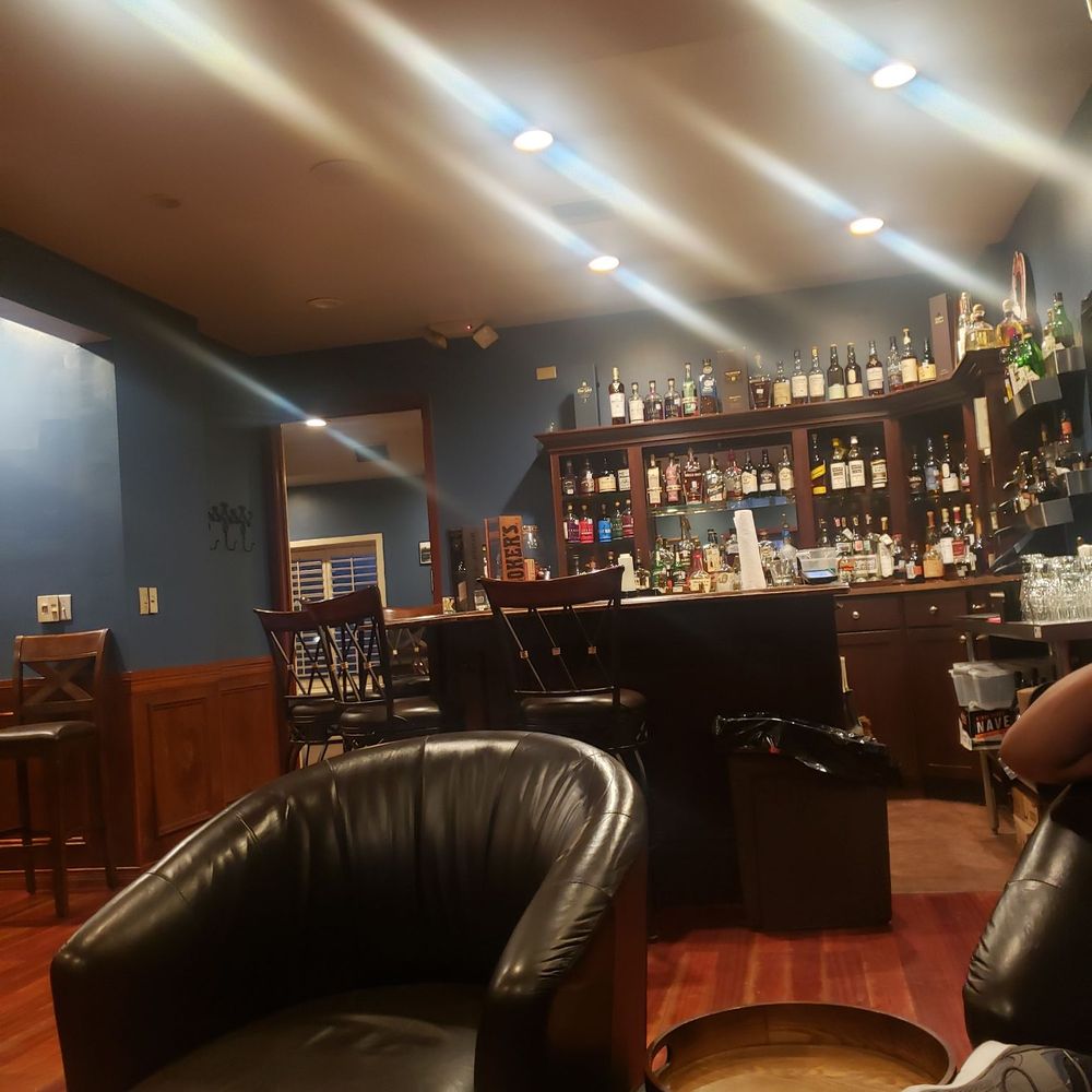 Vitola's - Lounge area - Lounges Near Me - El Paso, Texas Vitola's - Lounge area - Lounges Near Me - El Paso, Texas