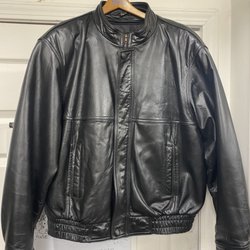 LoTempio Shoe Repair & Store - Leather Jacket Restoration
Dyed and conditioned
Back to factory Black