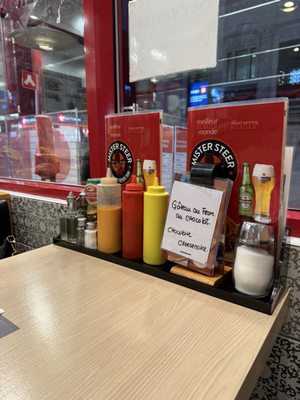 Mister Steer - Dejeuner - Burgers Poutine Steak - Dessert - Delivery/Livraison by null