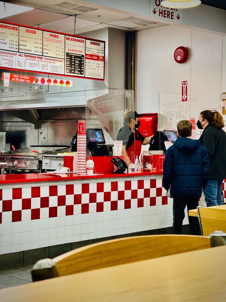 FIVE GUYS Updated June 2024 25 Photos & 33 Reviews 3059 Solomon's