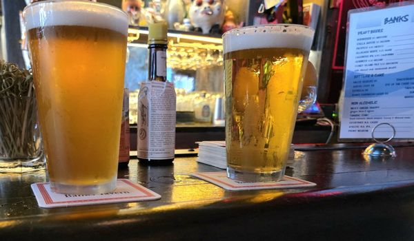 Banks Tavern by null