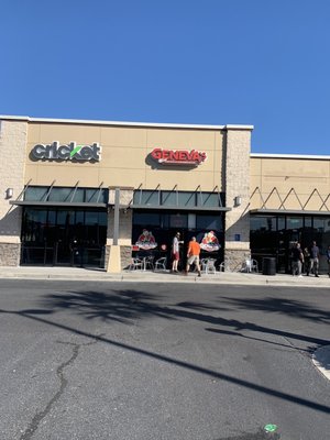 Geneva's Famous Chicken and Cornbread Co. by null