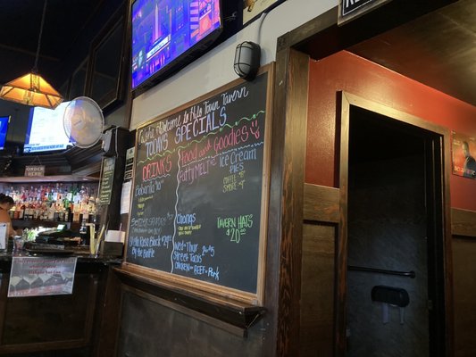 Hilo Town Tavern by null