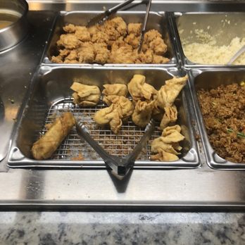Bamboo Garden - a variety of food items in a buffet - Chinese Near Me - Carthage, Missouri