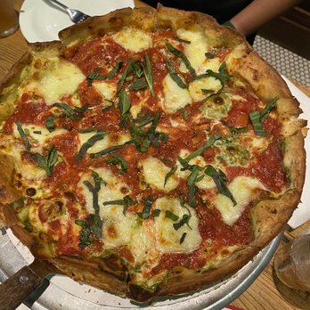 Giordano's - The Margherita Pizza - Pizza Near Me - Oakbrook Terrace, Illinois