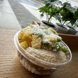 ULicious Smoothie and Juicebar - Islander bowl coconut base