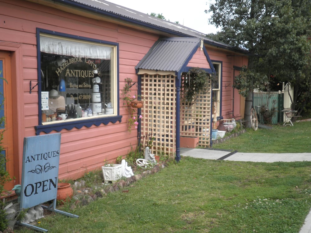 HAZELBROOK COTTAGE ANTIQUE CENTRE 34 Railway Pde, Hazelbrook New