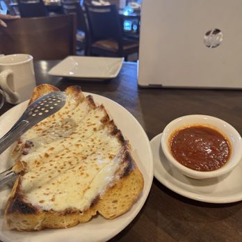 Fox's Restaurant & Pub - Garlic Cheese Bread - Pizza Near Me - Oak Lawn, Illinois