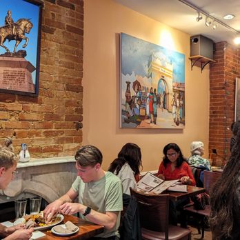 Chercher Ethiopian Restaurant & Mart - Main floor dining space - Ethiopian Near Me - Washington, DC, District of Columbia