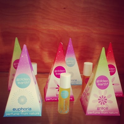 Create & Express by null