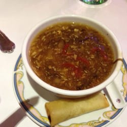 Restaurant Canton - Peking soup comes with eggroll