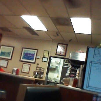 Pete’s - If you like dive places with good food and music - American Near Me - Easley, South Carolina
