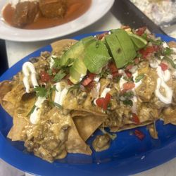Antojitos Guatemaltecos - Steak NACHOS