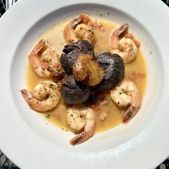 Willamette Valley Vineyards - Bourbon Bacon Shrimp - Wineries Near Me - Turner, Oregon Willamette Valley Vineyards - Bourbon Bacon Shrimp - Wineries Near Me - Turner, Oregon