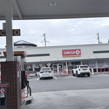 Circle K - Outside the convenience store - Convenience Stores Near Me - Charlotte, North Carolina Circle K - Outside the convenience store - Convenience Stores Near Me - Charlotte, North Carolina