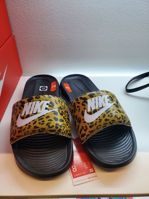 Black Market by null