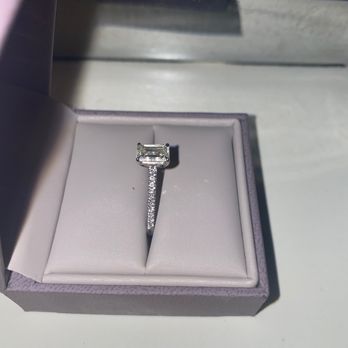 Diamonds Direct - Side view - Jewelry Near Me - Austin, Texas
