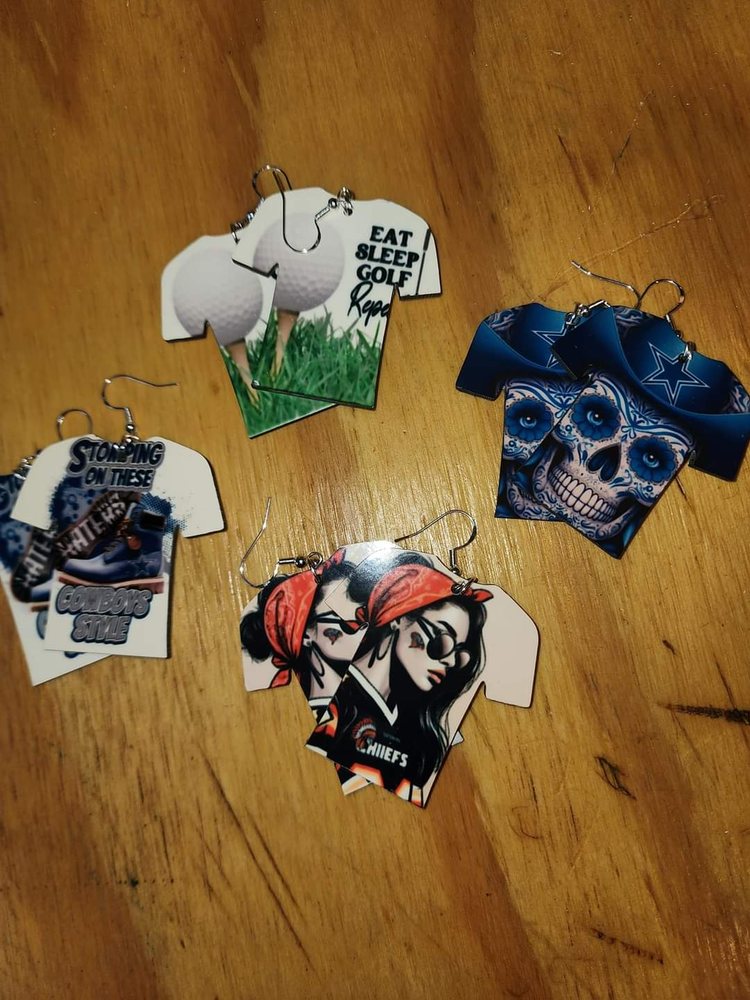 This and That Custom Creations Logo