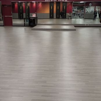 Crunch Fitness - Murfreesboro - Group fitness room - Gyms Near Me - Murfreesboro, Tennessee Crunch Fitness - Murfreesboro - Group fitness room - Gyms Near Me - Murfreesboro, Tennessee