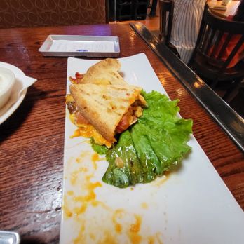 Uno Pizzeria & Grill - Buffalo quesadilla - Pizza Near Me - Alexandria, Virginia Uno Pizzeria & Grill - Buffalo quesadilla - Pizza Near Me - Alexandria, Virginia