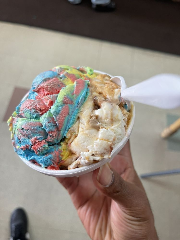 MOONEY’S ICE CREAM STORE Updated October 2024 26 Photos & 42